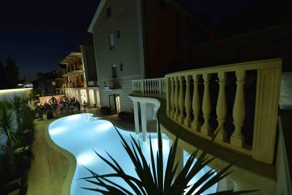 Hotel Mediterraneo Cesenatico Extérieur photo